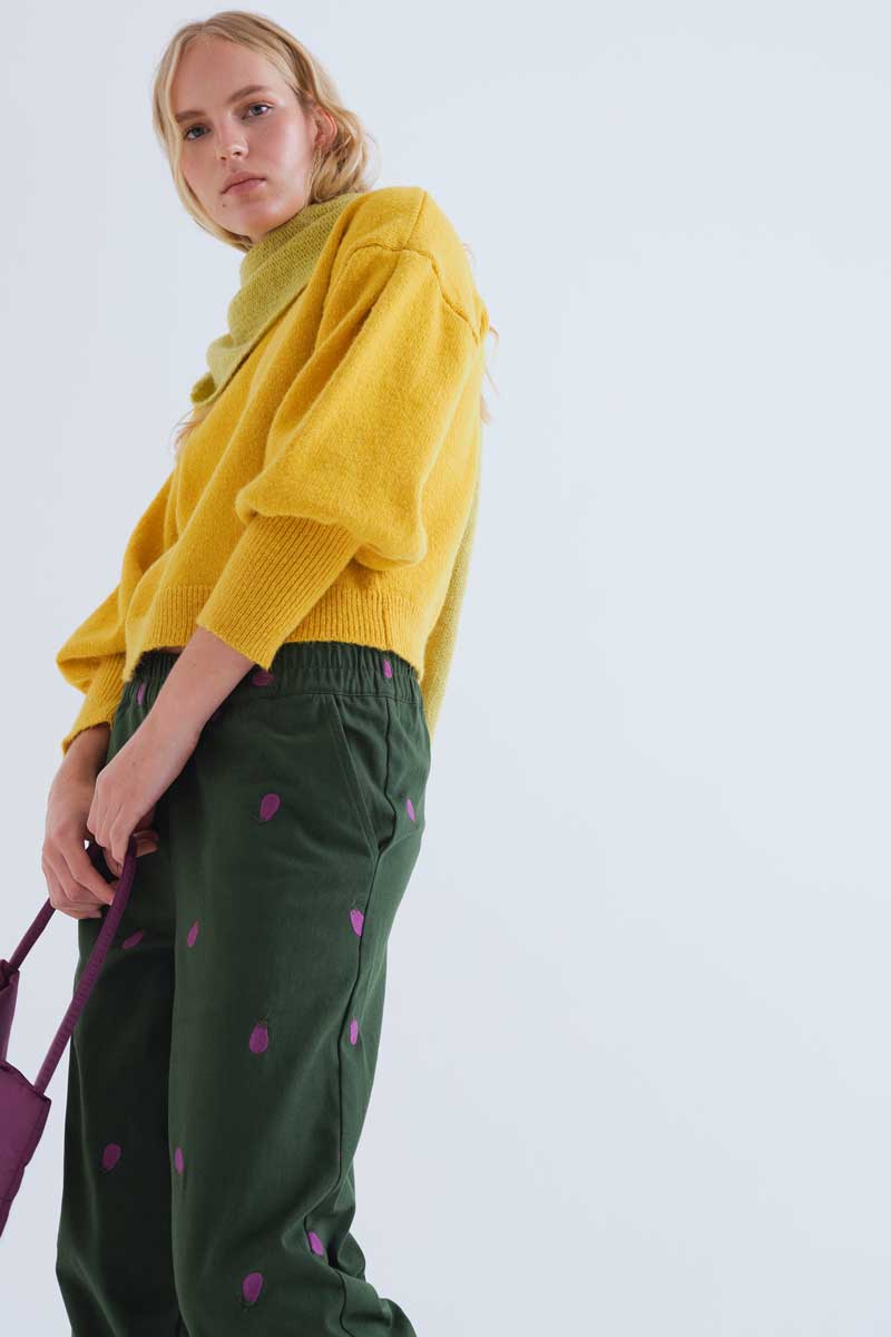100% cotton trousers with aubergine embroidery