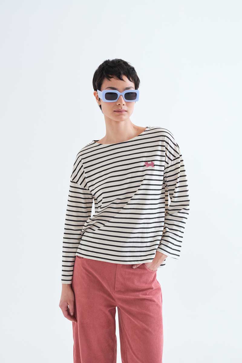 100% cotton T-shirt with black stripe prints