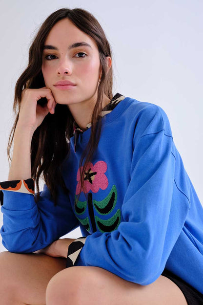 100% cotton sweatshirt with Neo Garden floral patch
