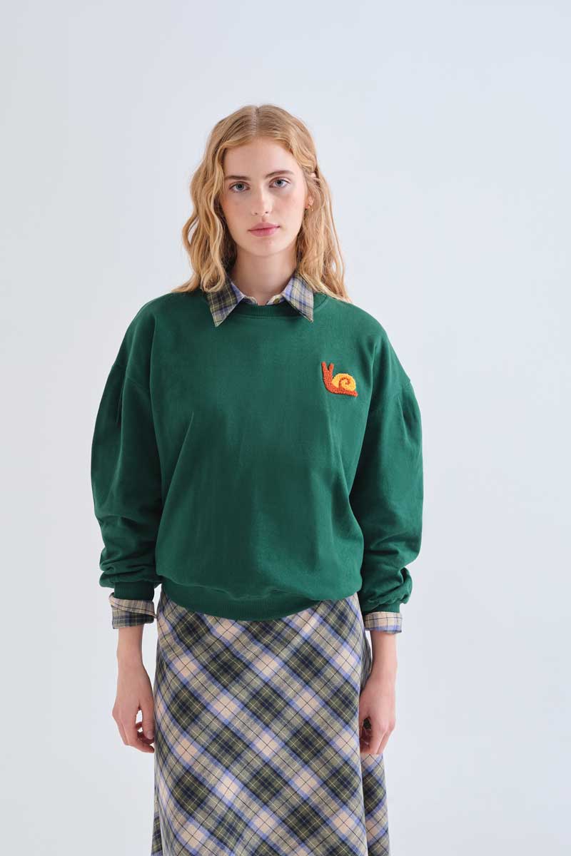 Green 100% cotton sweatshirt with snail patch