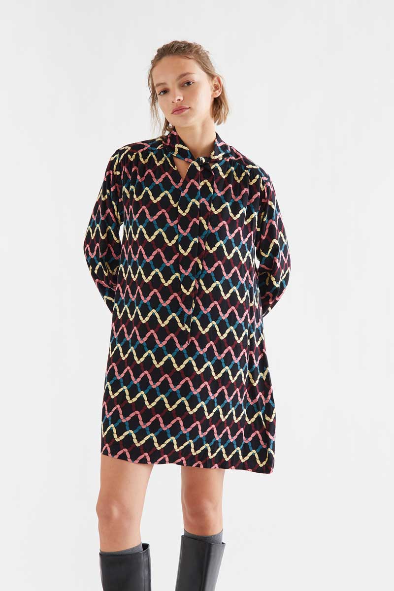 Short dress with Skein print