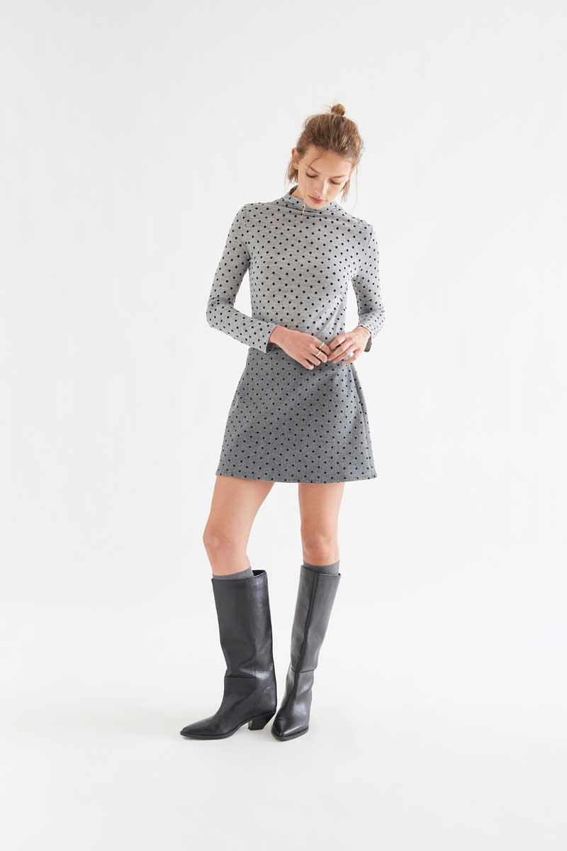 Heather grey basic T-shirt with small black polka dots