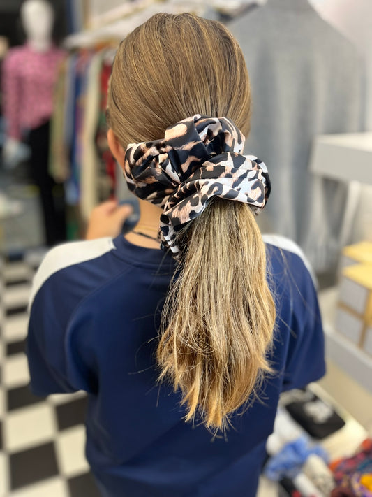 GIANT SCRUNCHIES - BROWN ANIMAL PRINT