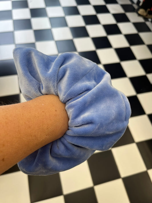 SCRUNCHIES - LIGHT BLUE VELVET