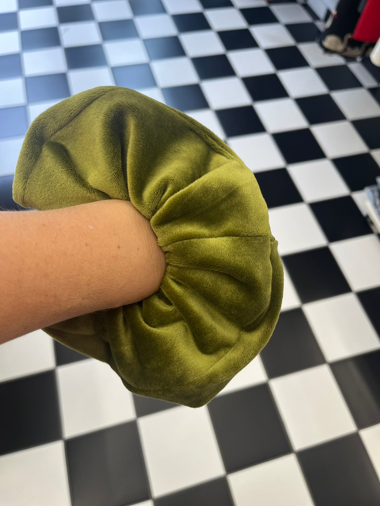 SCRUNCHIES - KHAKI VELVET