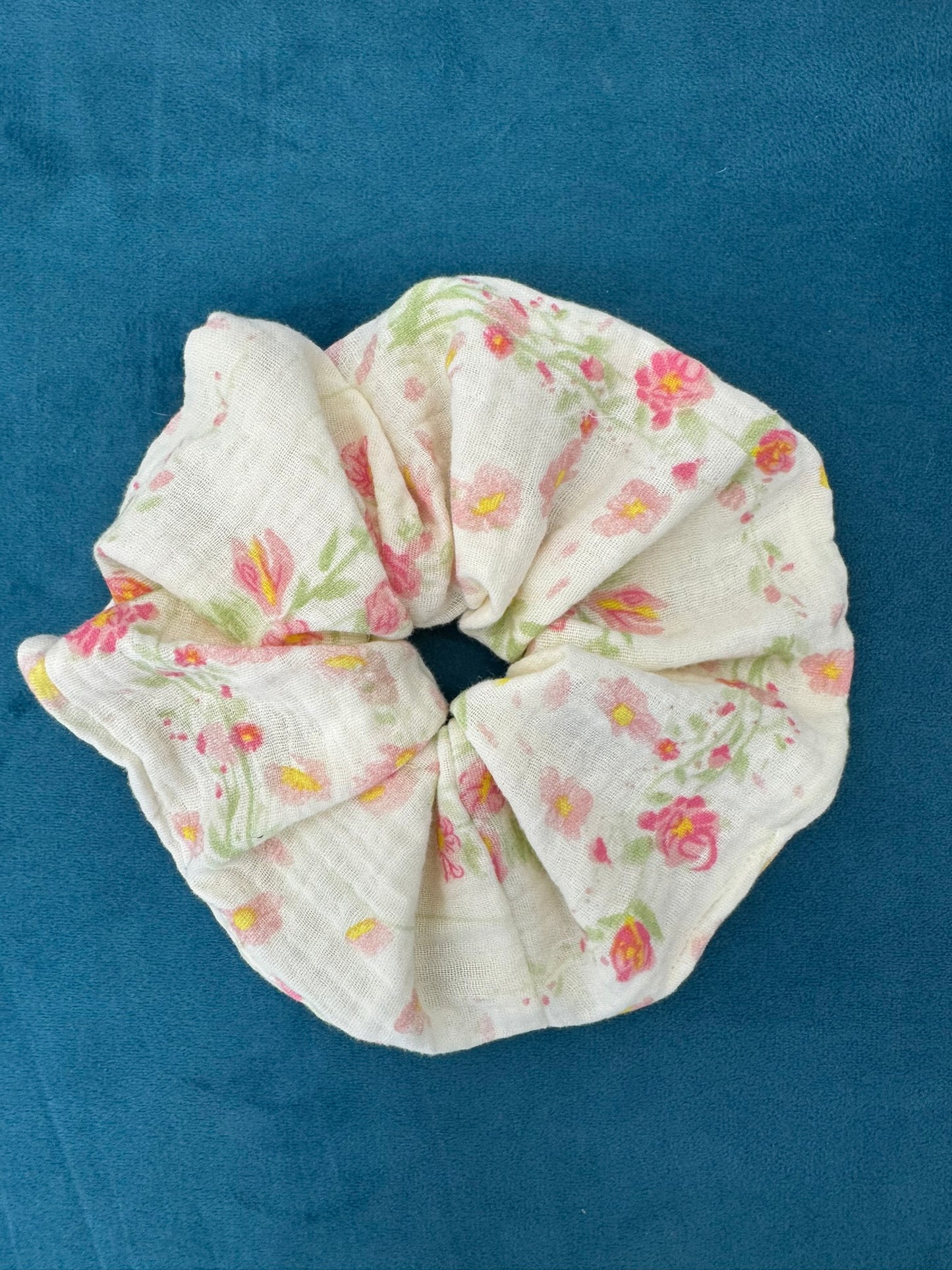 SCRUNCHIES - flowers