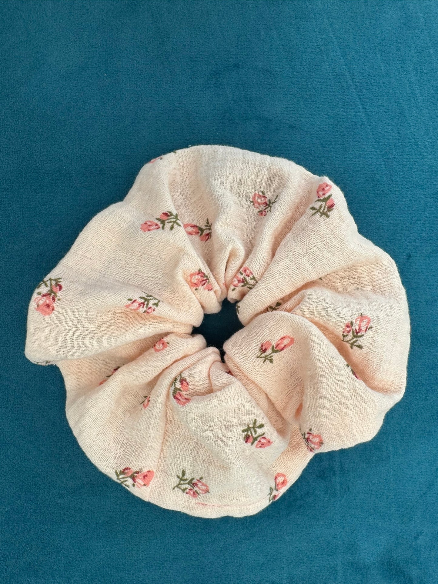SCRUNCHIES - pink flowers
