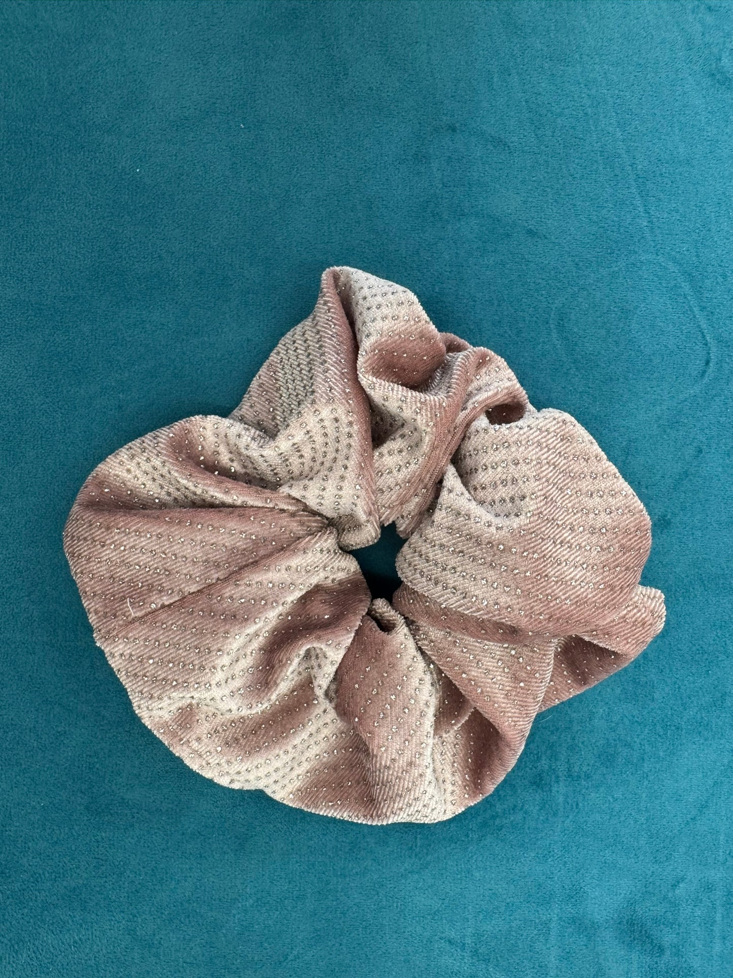 SCRUNCHIES - pink sparkle velvet