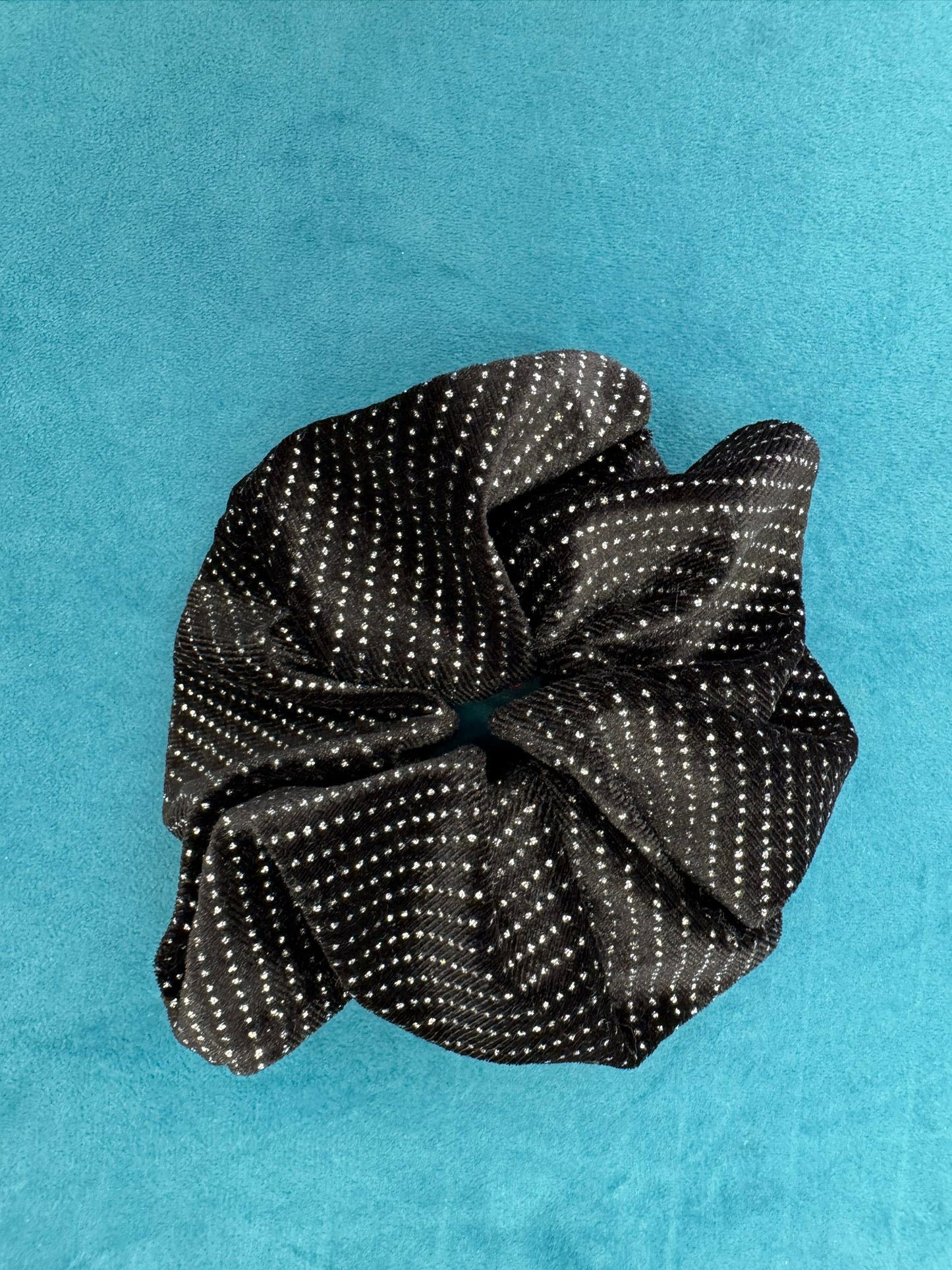 SCRUNCHIES - black sparkle velvet