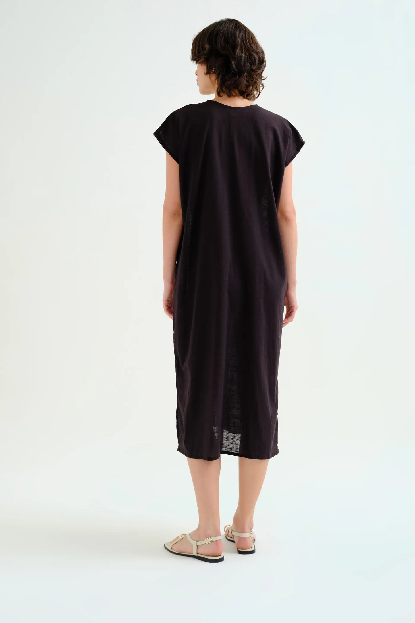 Long black kaftan with white neckline