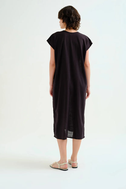 Long black kaftan with white neckline