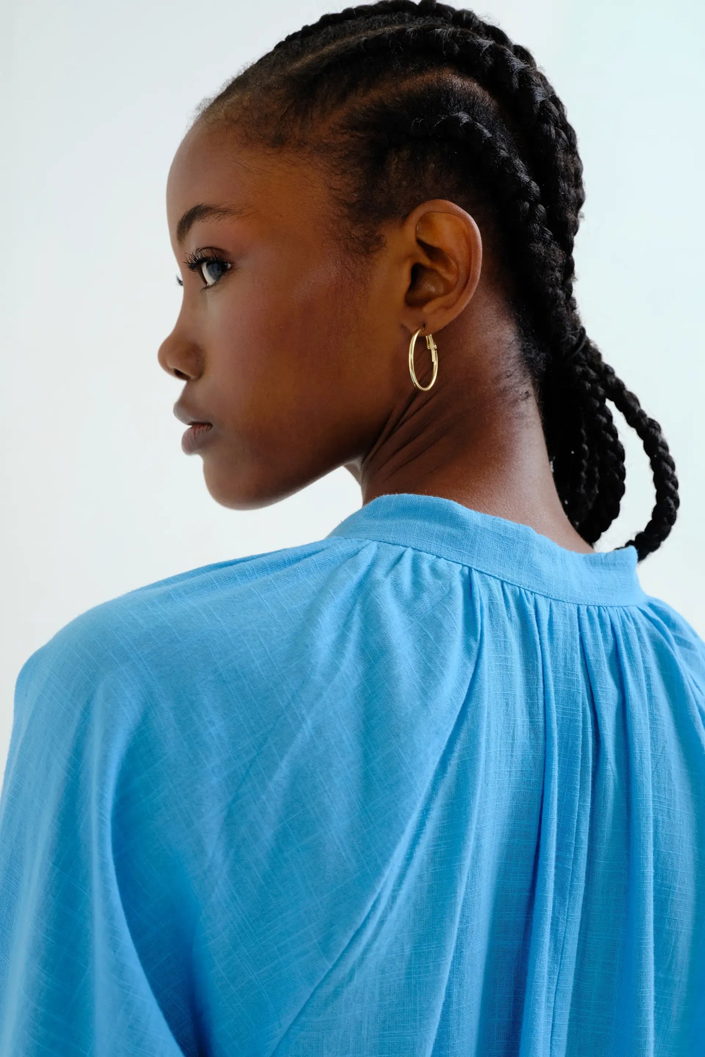 Long blue kaftan with buttons